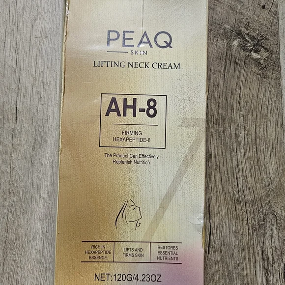 Neck Firming Cream with Roller for Crêpe Skin Anti-Aging with Peptide Collagen - Picture 3 of 6